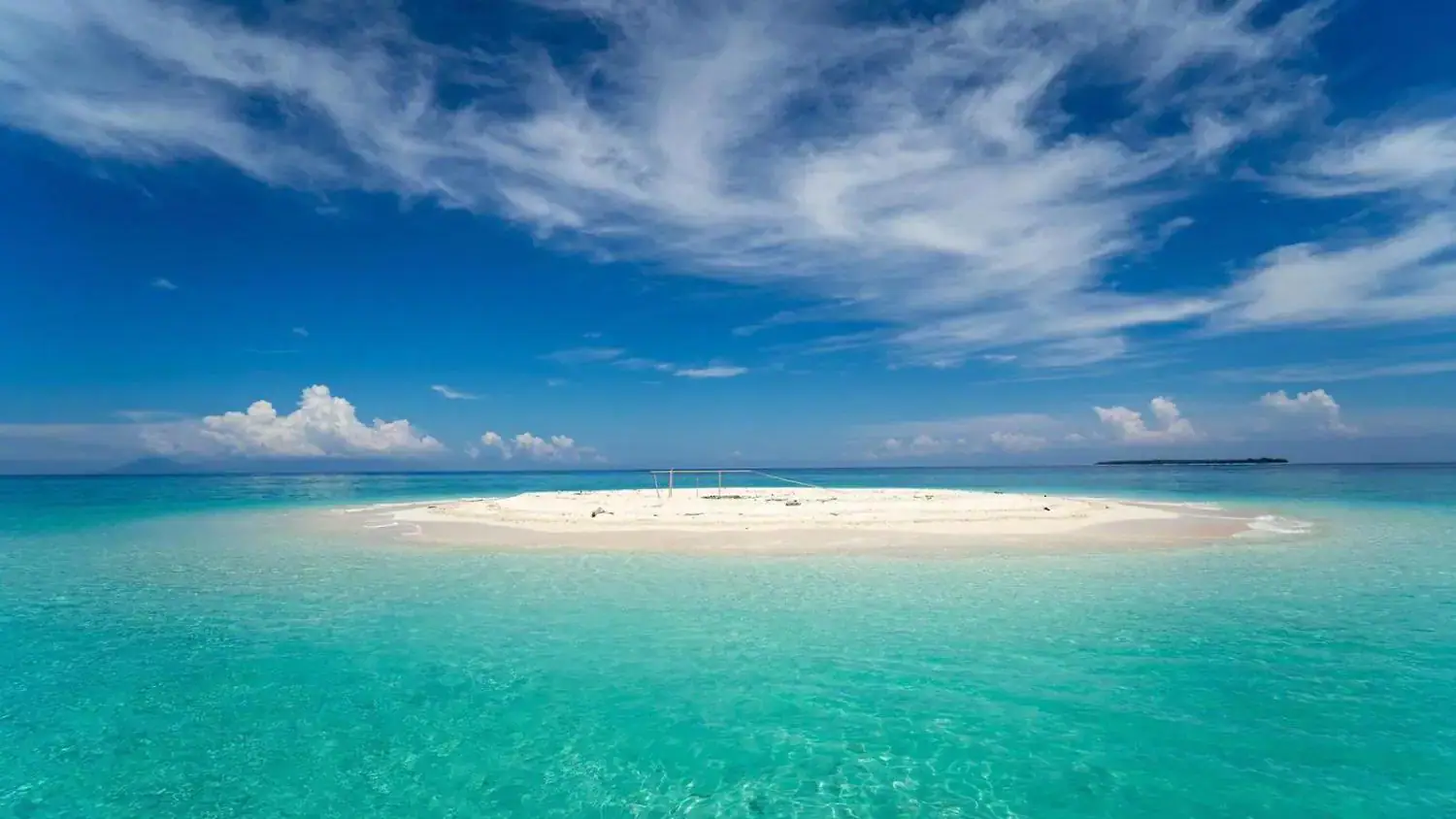 white sandbank, crystal clear water, isolated paradise, turquoise sea, remote nature