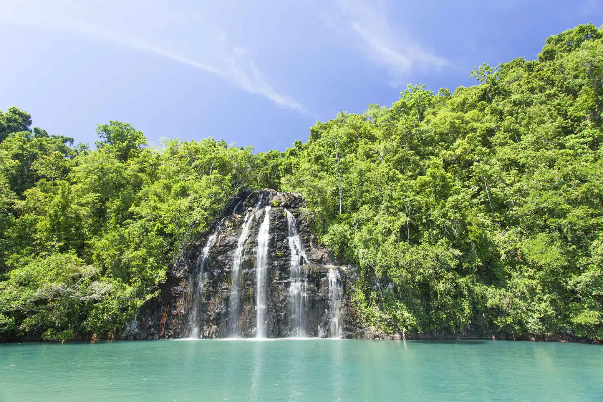 air tern kahatola loloda halmahera, boat destination halmahera, greenery, clear water, waterfall 