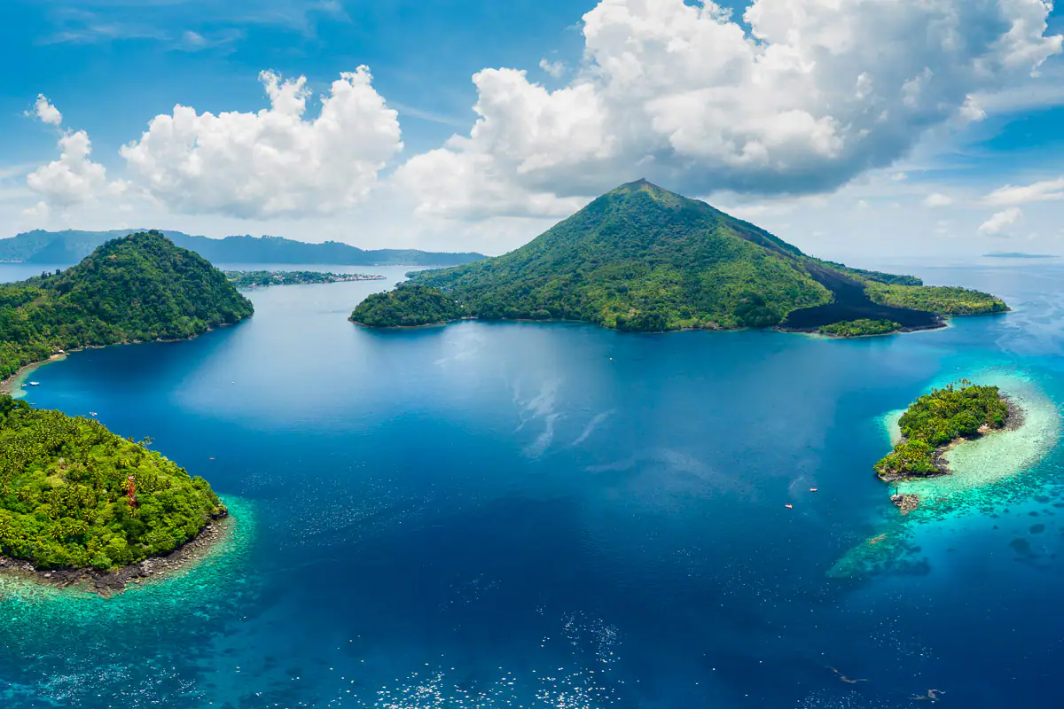 banda sea forgotten islands indonesia