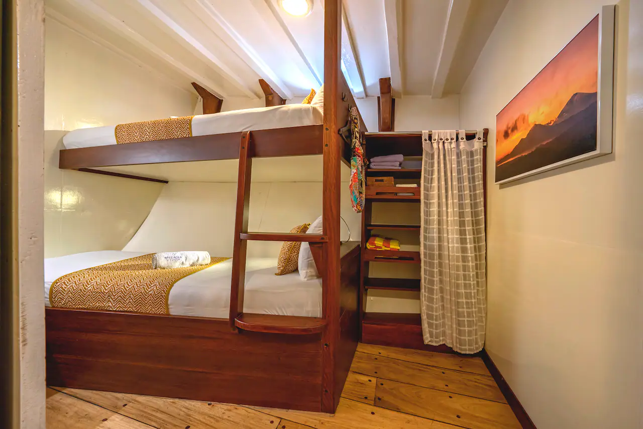 c-5-c-6-lower-deck-twin-beds