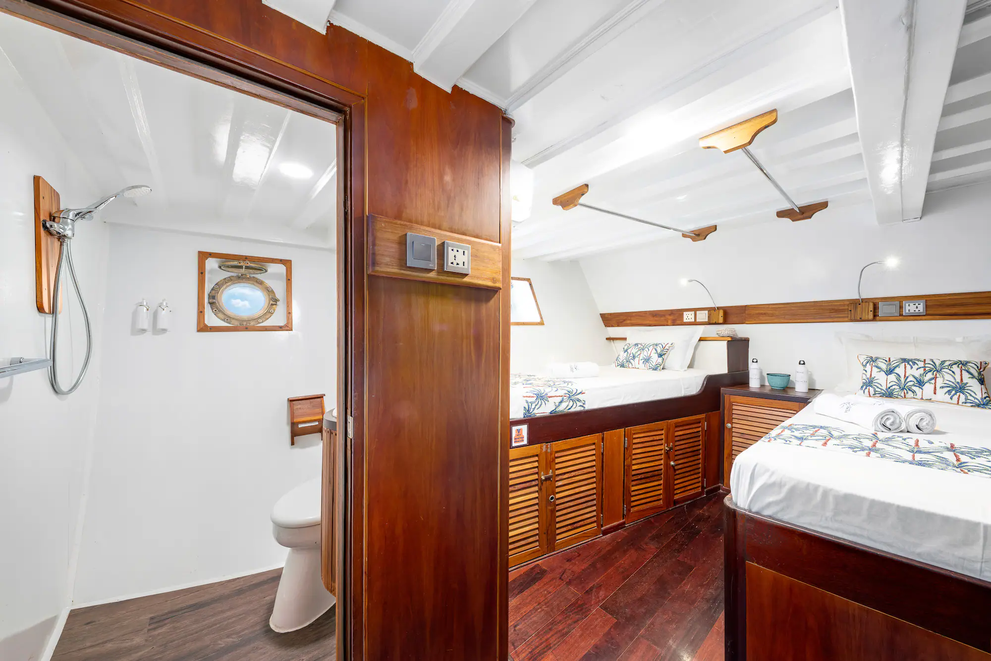 cabin-1-lower-deck-twin-beds