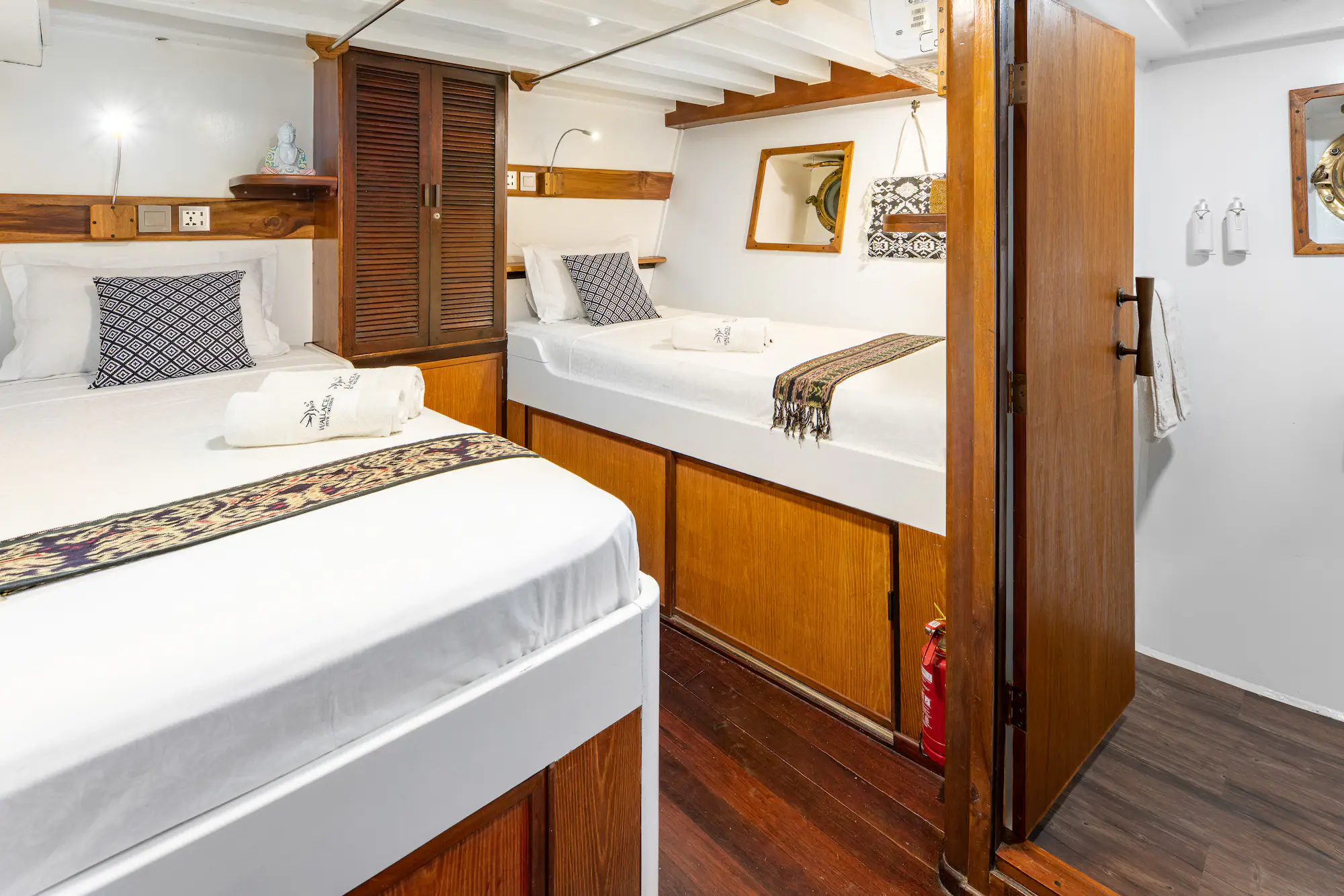 cabin-4-lower-deck-twin-beds