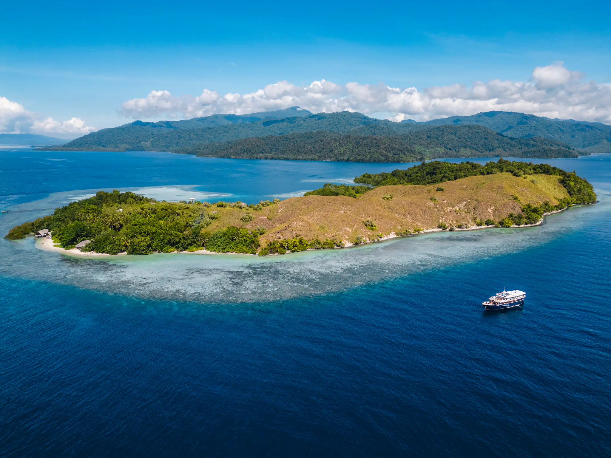 Sailing Onboard Ambai with Wallacea Dive Cruise