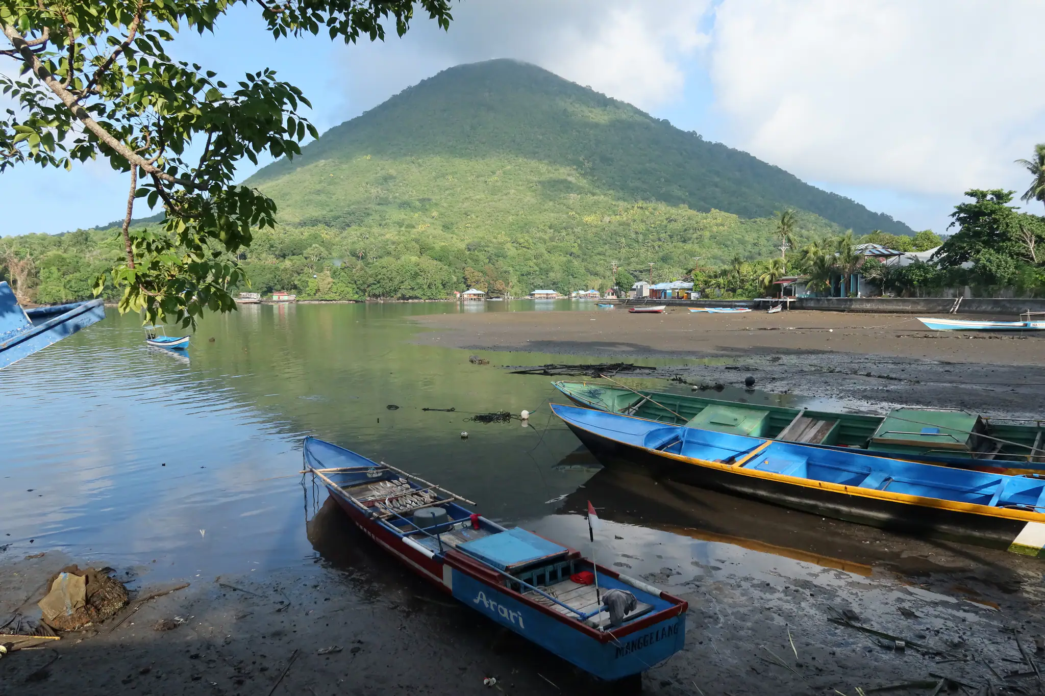 Banda Island in Dry Season | Wallacea Dive Cruise