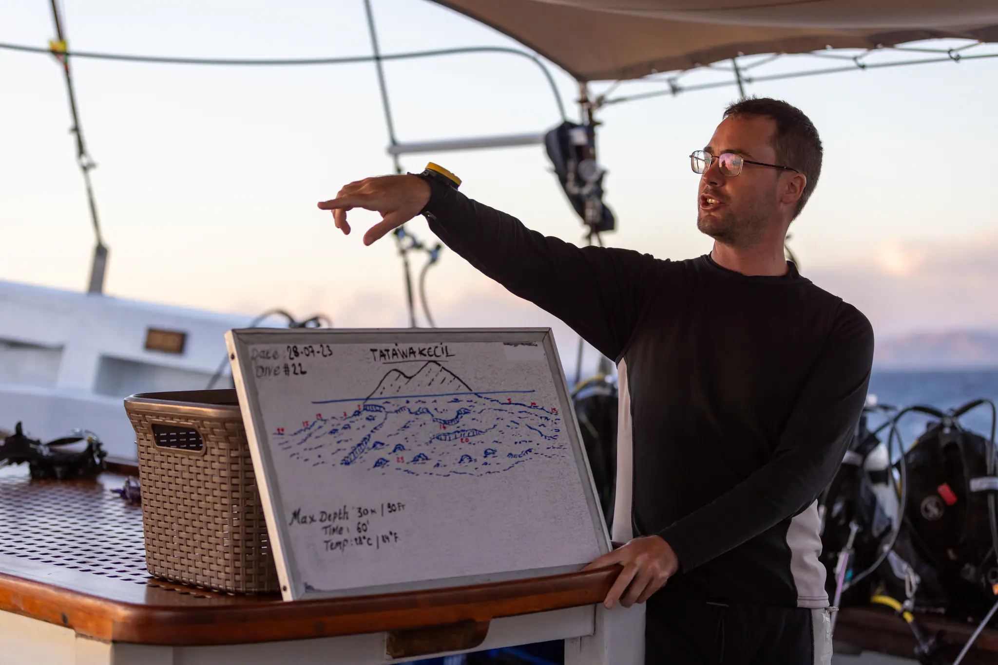 instructions session before diving in Raja Ampat