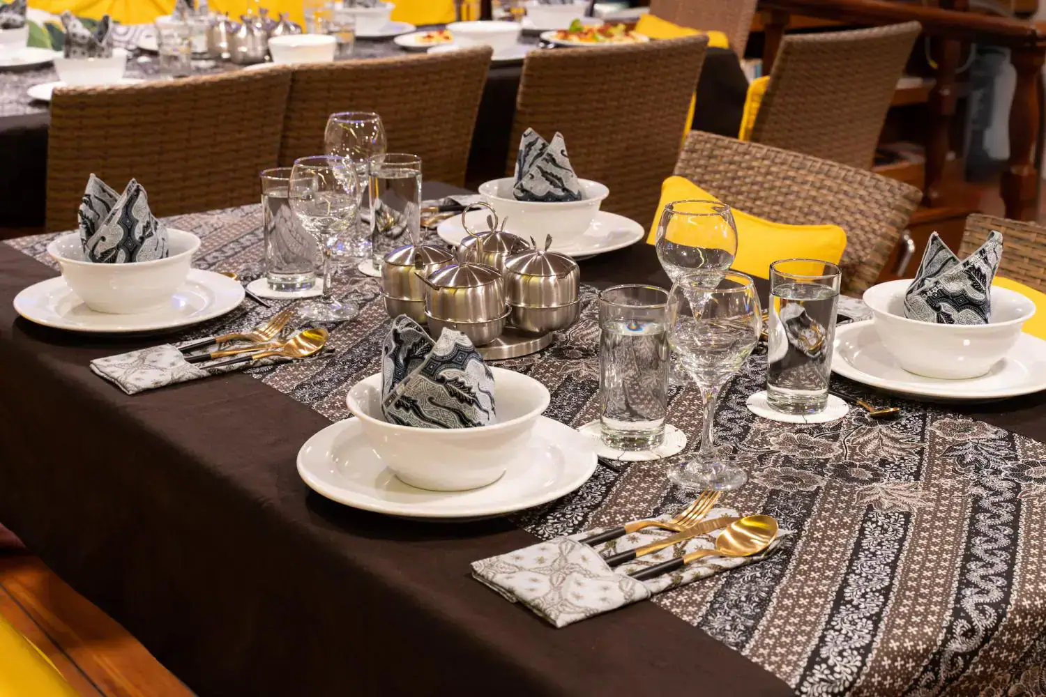 restaurant tables, dining table seahorse, food