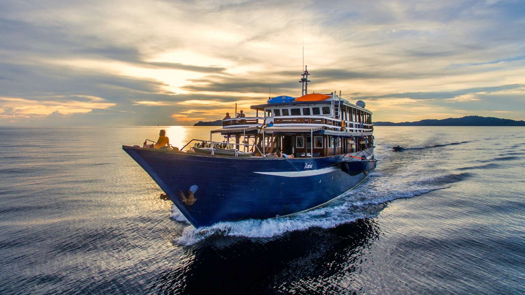 MV AMBAI LIVEABOARD